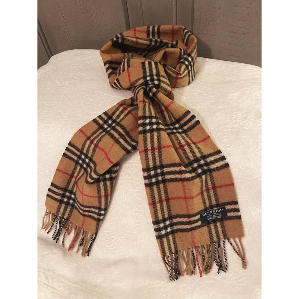 ♥️ 🚫SOLD🚫BURBERRY Nova Check Scarf ♥️